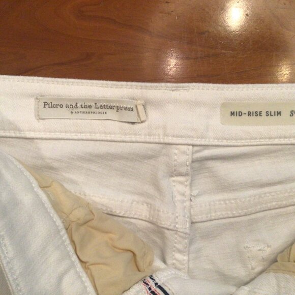 Anthropologi (Pilcro) White Denim Midi-Shorts - Picture 2 of 3